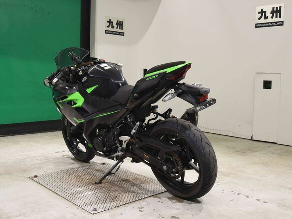 2018 Kawasaki Ninja 400, чёрный - вид 5