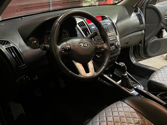 2012 Kia Ceed I Рестайлинг, серый, 750000 рублей - вид 4