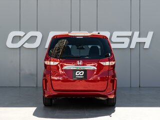 2018 Honda Freed II, красный, 1695000 рублей, вид 4