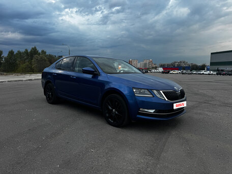 2018 Skoda Octavia III (A7) Рестайлинг, синий, 1999000 рублей, вид 2