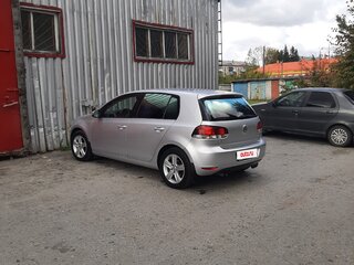 2011 Volkswagen Golf VI, серебристый, 900000 рублей, вид 1