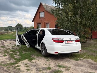 2016 Toyota Camry VII (XV50) Рестайлинг, белый, 2300000 рублей, вид 3