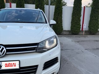 2010 Volkswagen Touareg II, белый, 1300000 рублей, вид 1