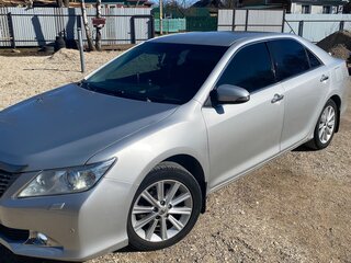 2013 Toyota Camry VII (XV50), серебристый, 1600000 рублей, вид 2