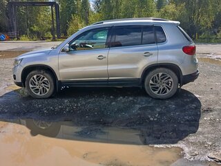 2011 Volkswagen Tiguan I Рестайлинг, серебристый, 1350000 рублей, вид 2