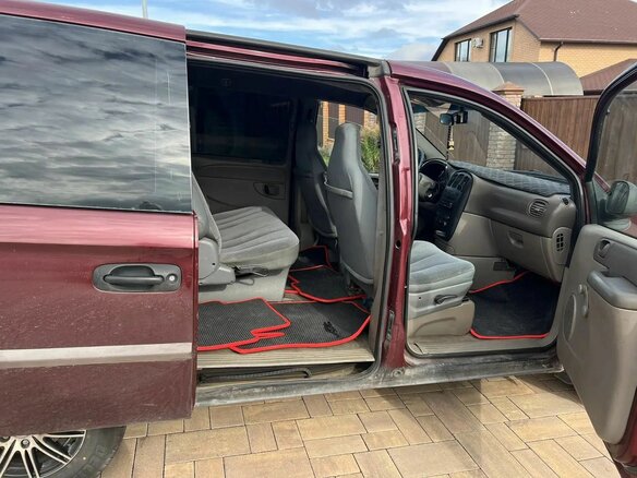 2001 Dodge Caravan 3-speed IV, красный - вид 7