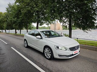 2015 Volvo S60 II Рестайлинг, белый, 1900000 рублей, вид 3