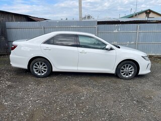 2016 Toyota Camry VII (XV50) Рестайлинг, белый, 1560000 рублей, вид 4