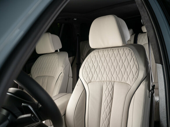 2026 BMW X5 40i IV (G05/G18) Рестайлинг, серый, 15990000 рублей - вид 11