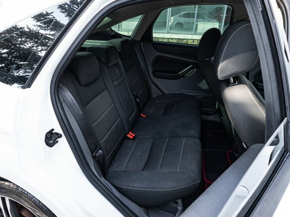 2009 Ford Focus II Рестайлинг, белый - вид 14