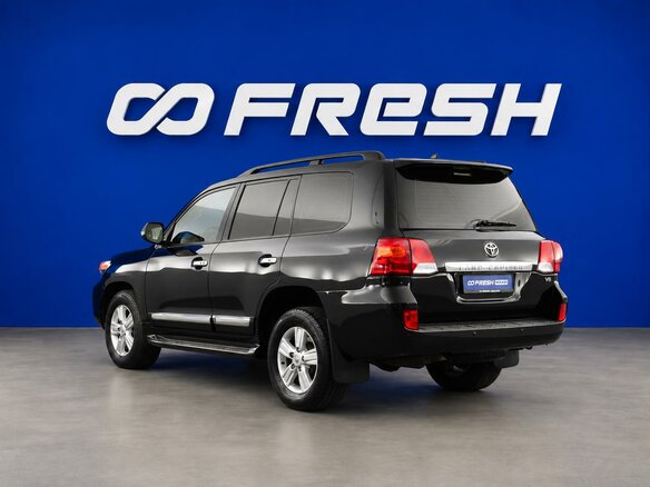 2013 Toyota Land Cruiser 200 Series Рестайлинг 1, чёрный, 4577088 рублей - вид 1