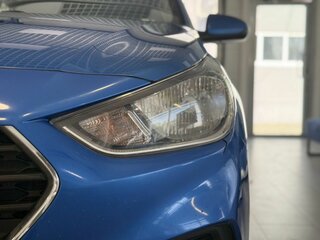 2018 Hyundai Solaris II, синий, 1280000 рублей, вид 4