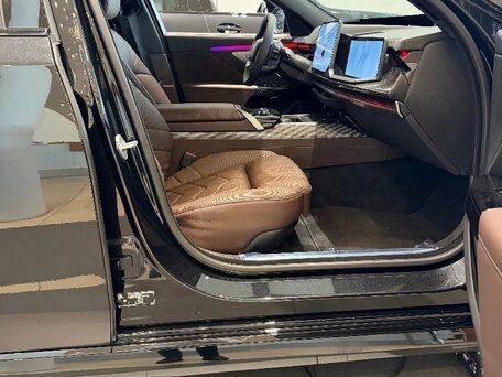 2026 BMW 7 серии 740d xDrive VII (G70) Рестайлинг, чёрный, 17890000 рублей, вид 4