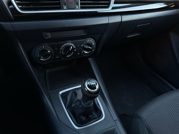 2015 Mazda 3 III (BM), белый, 1050000 рублей - вид 13