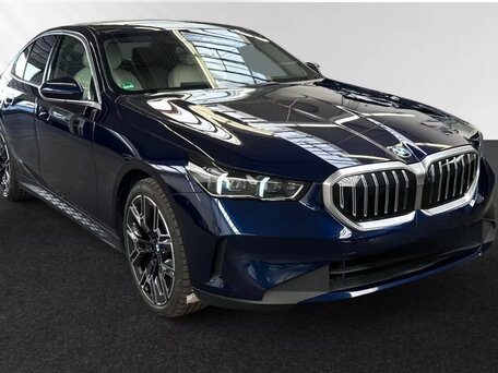 2025 BMW 5 серии 520d VIII (G60/G61/G68), синий, 6450000 рублей, вид 1