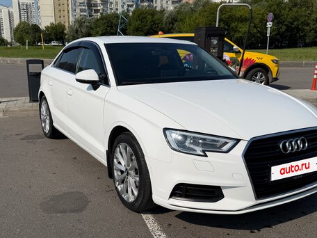 2019 Audi A3 III (8V) Рестайлинг, белый, 1850000 рублей, вид 4