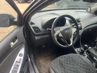 2011 Hyundai Solaris I, серый, 425000 рублей, вид 4