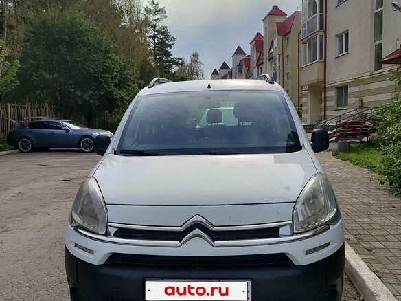 2013 Citroen Berlingo II Рестайлинг, белый, 680000 рублей - вид 1