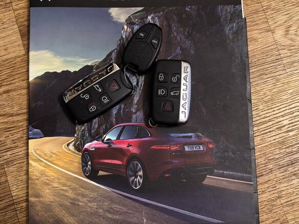 2016 Jaguar F-Pace I, красный - вид 16