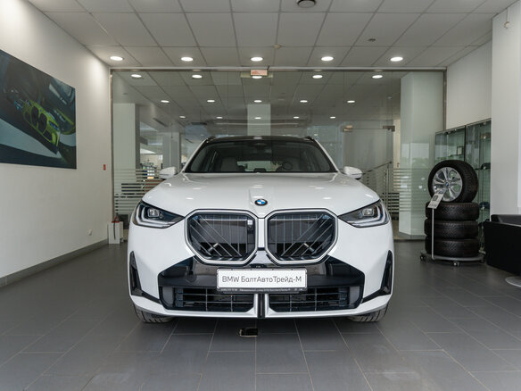 2025 BMW X3 Long 30L xDrive IV (G45/G48), белый, 6990000 рублей - вид 1