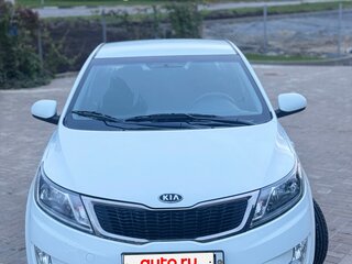 2012 Kia Rio 5-speed III, белый, 900000 рублей, вид 3