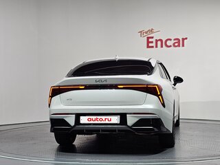 2022 Kia K5 III, белый, 2420000 рублей, вид 4