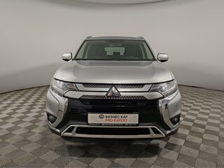 2019 Mitsubishi Outlander III Рестайлинг 3, серебристый, 2149000 рублей, вид 2