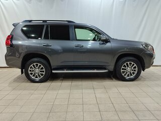 2017 Toyota Land Cruiser Prado 150 Series Рестайлинг 2, серый, 4550000 рублей, вид 3