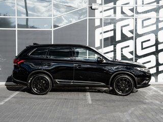 2017 Mitsubishi Outlander III Рестайлинг 2, чёрный, 1530000 рублей, вид 5