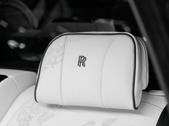 2026 Rolls-Royce Cullinan Black Badge I Рестайлинг (Series II), чёрный, 70000000 рублей - вид 28