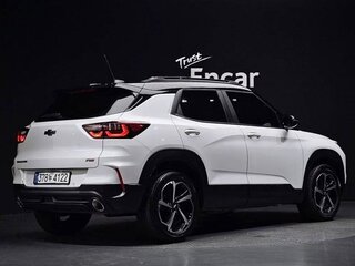 2023 Chevrolet TrailBlazer III Рестайлинг, белый, 1250666 рублей, вид 3