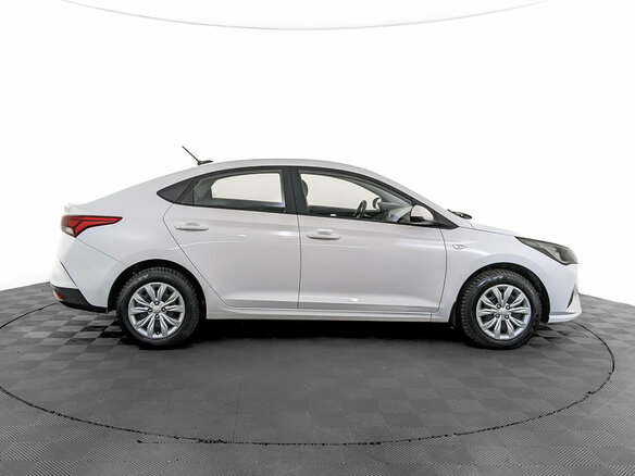 2022 Hyundai Solaris II Рестайлинг, белый, 1580000 рублей - вид 3