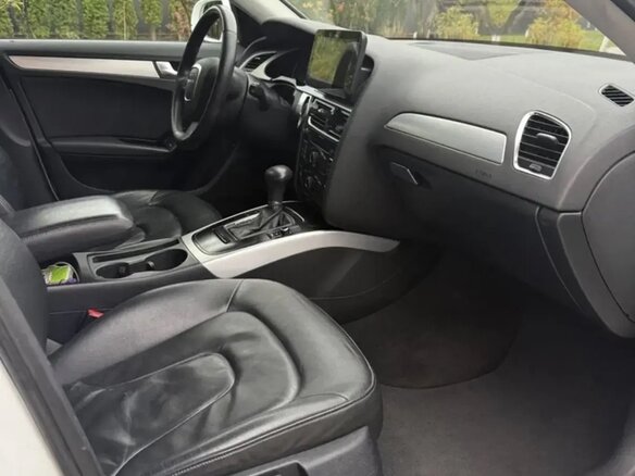 2009 Audi A4 IV (B8), белый - вид 6