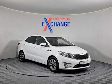 2013 Kia Rio 5-speed III, белый, 622000 рублей, вид 2