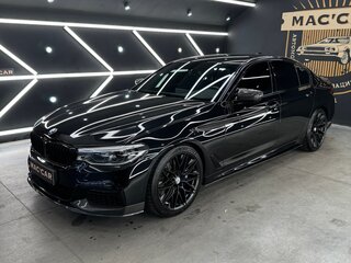 2017 BMW 5 серии 540i xDrive VII (G30/G31/G38), чёрный, 4200000 рублей, вид 3