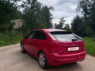 2010 Ford Focus II Рестайлинг, красный, 540000 рублей, вид 5