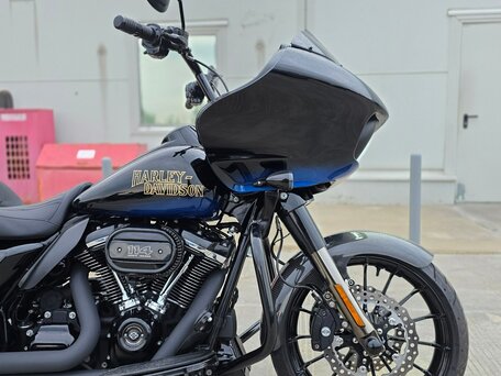 2018 Harley-Davidson Road Glide Special, чёрный, 1690000 рублей, вид 2