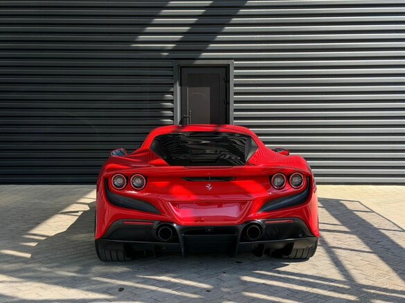 2021 Ferrari F8 Tributo, красный, 25500000 рублей - вид 6