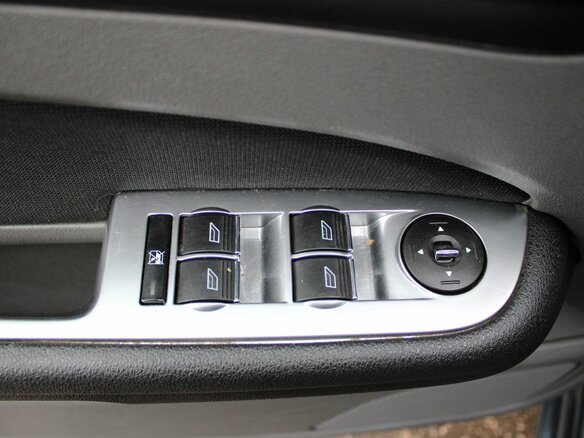 2011 Ford Focus II Рестайлинг, серый - вид 9