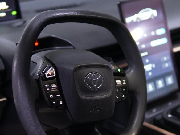 2023 Toyota bZ3, белый, 2616000 рублей - вид 5