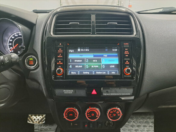 2018 Mitsubishi ASX I Рестайлинг 2, белый, 1640000 рублей - вид 14