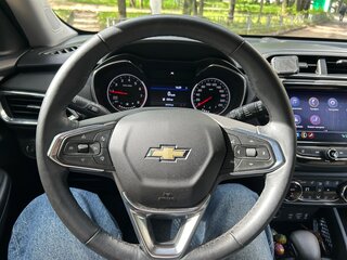 2021 Chevrolet TrailBlazer III, серый, 1900000 рублей, вид 4
