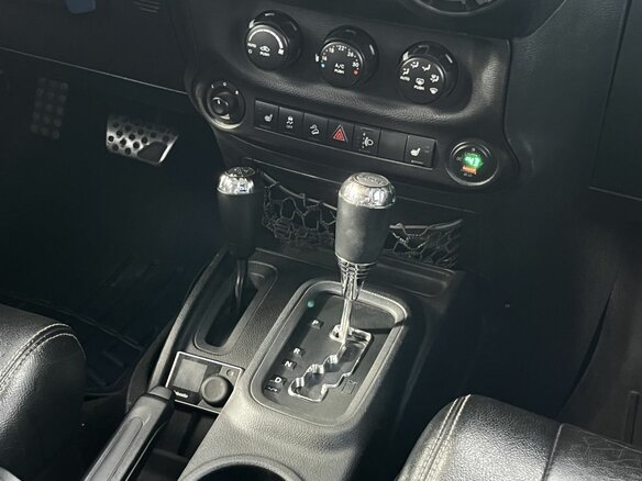2011 Jeep Wrangler III (JK), чёрный - вид 13