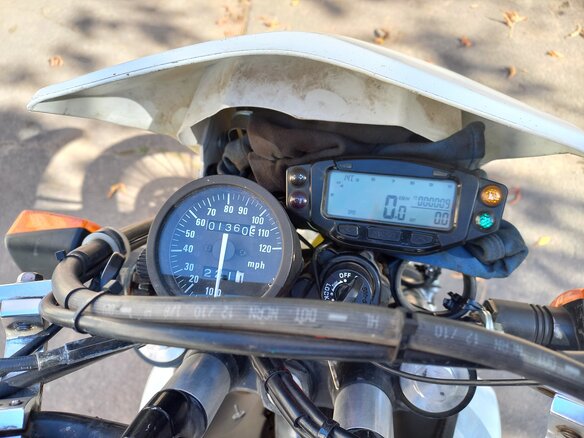 2011 Suzuki DR 650 SE, белый, 550000 рублей - вид 5