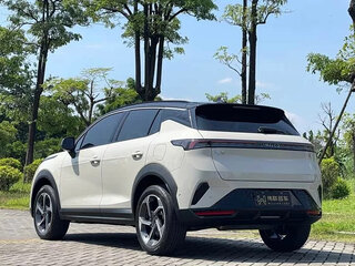 2025 Lynk & Co 06 I Рестайлинг, белый, 2780700 рублей, вид 4