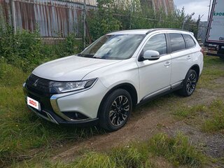 2022 Mitsubishi Outlander III Рестайлинг 3, белый, 2410000 рублей, вид 1