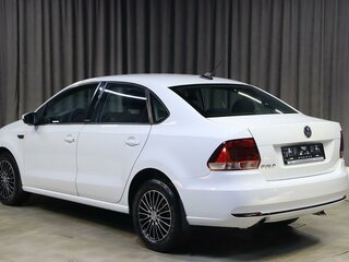2017 Volkswagen Polo V Рестайлинг, белый, 999000 рублей, вид 4