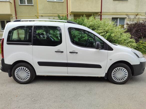 2013 Citroen Berlingo II Рестайлинг, белый, 680000 рублей - вид 2