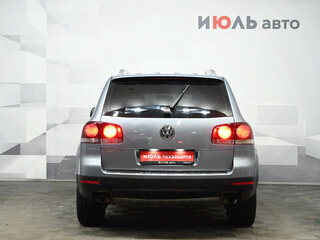 2008 Volkswagen Touareg I Рестайлинг, серый, 830000 рублей, вид 5