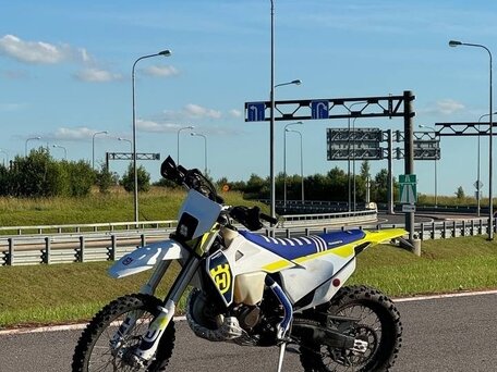2023 Husqvarna TE 250, белый, 570000 рублей, вид 2